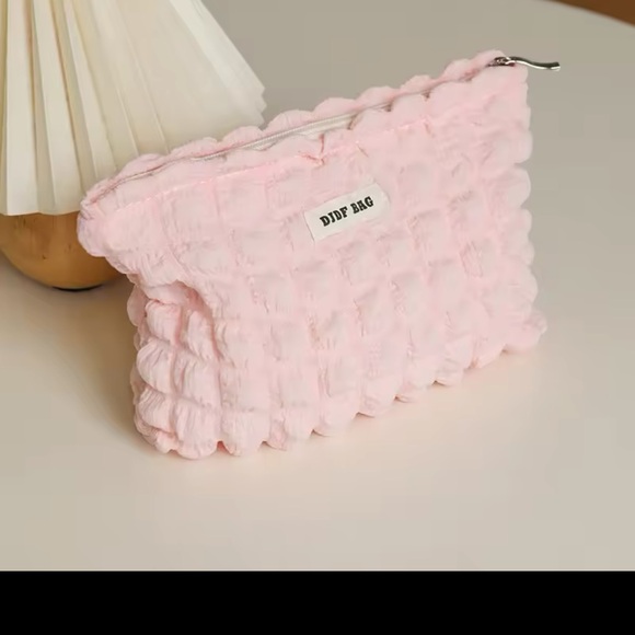 BUBBLE PUFFY PUFFER PINK ZIP TOP MAKEUP BAG-COSMETIC BAG-QUILTED-NEW - Picture 5 of 7